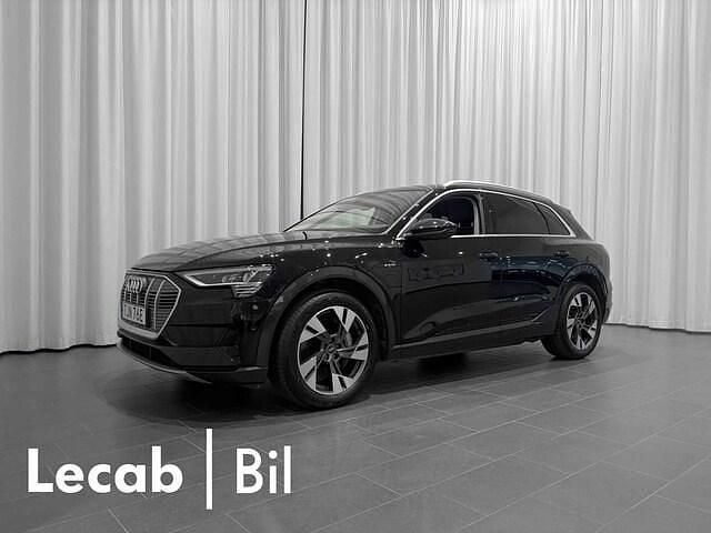 Brilliantsvart Begagnad 2021 Audi e-tron Proline SUV | 369 500 kr (Marknadspris) - Bild 1/4