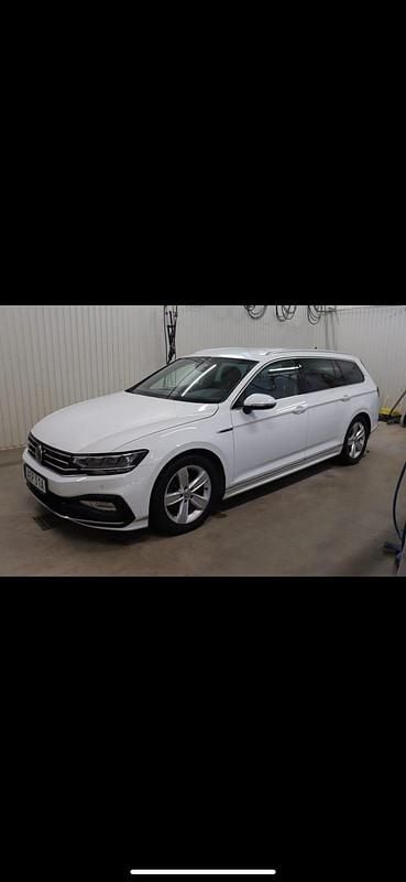 Begagnad 2020 VW Passat Kombi | 279 000 kr (Dyr) - Bild 1/4