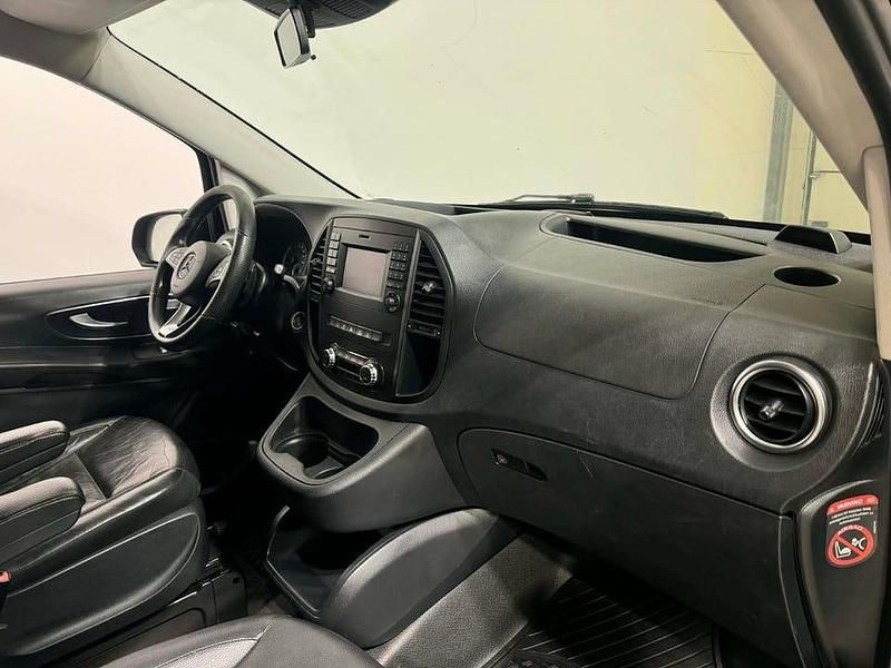 Begagnad Mercedes Vito 190 HK (139 kW) 2017 Svart Van