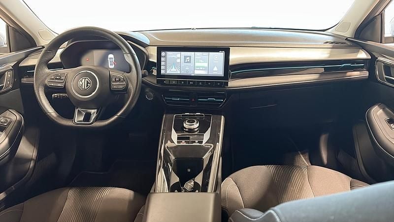 Begagnad MG MG5 EV Comfort 130 kW (177 HK) 2022 Silver Kombi