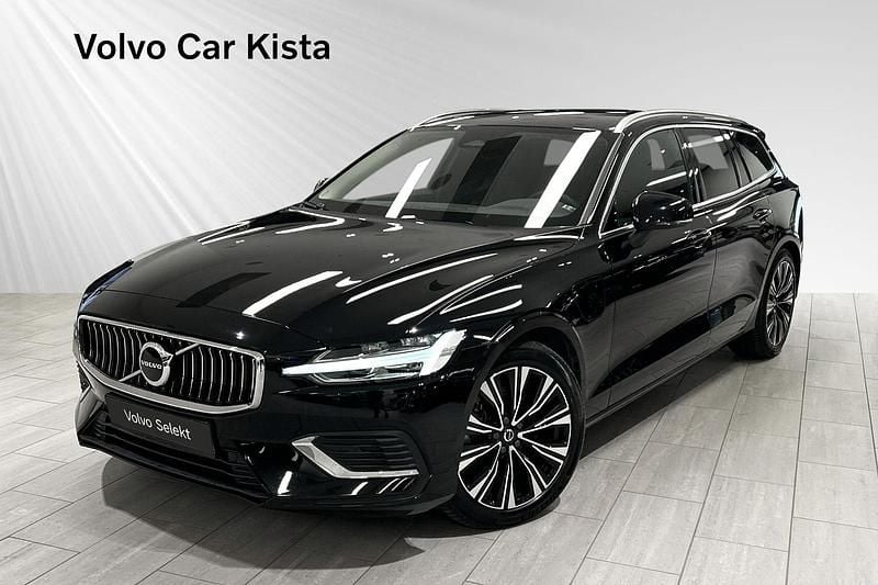 Svart Begagnad 2022 Volvo V60 Core Kombi | 389 900 kr (Marknadspris) - Bild 1/3