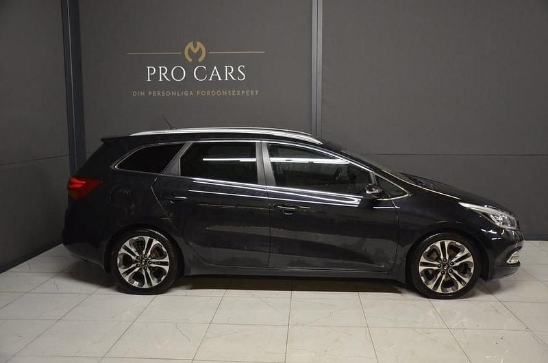 Begagnad Kia Ceed Sportswagon Comfort 128 HK (94 kW) 2013 Svart Kombi