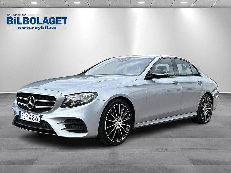 Silver Begagnad 2016 Mercedes E220 AMG Sedan | 249 800 kr (Lite dyr) - Bild 1/4