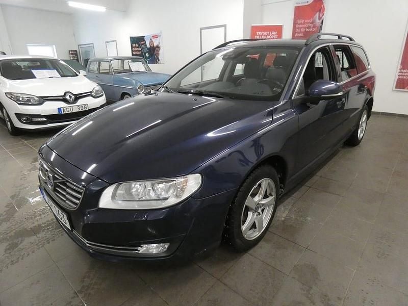 Begagnad Volvo V70 Momentum 181 HK (133 kW) 2015 Blå Kombi