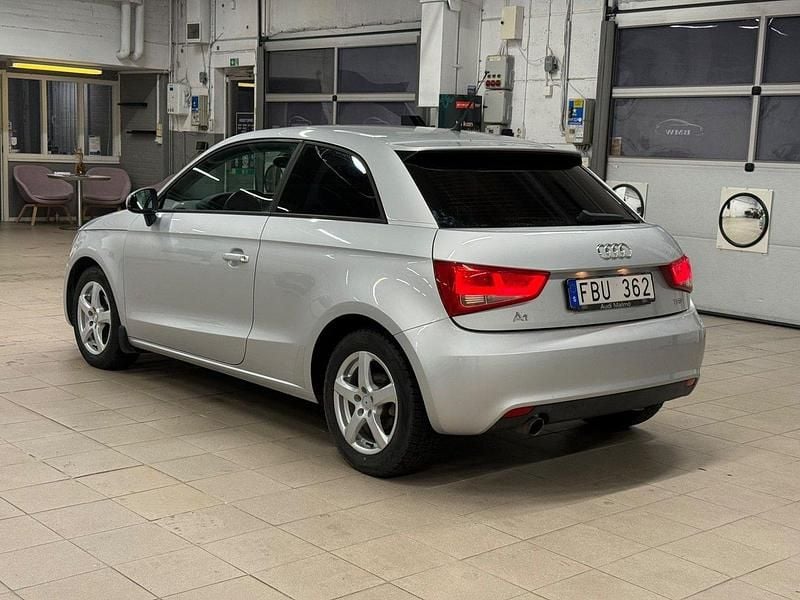 Begagnad Audi A1 86 HK (63 kW) 2010 Silver Halvkombi