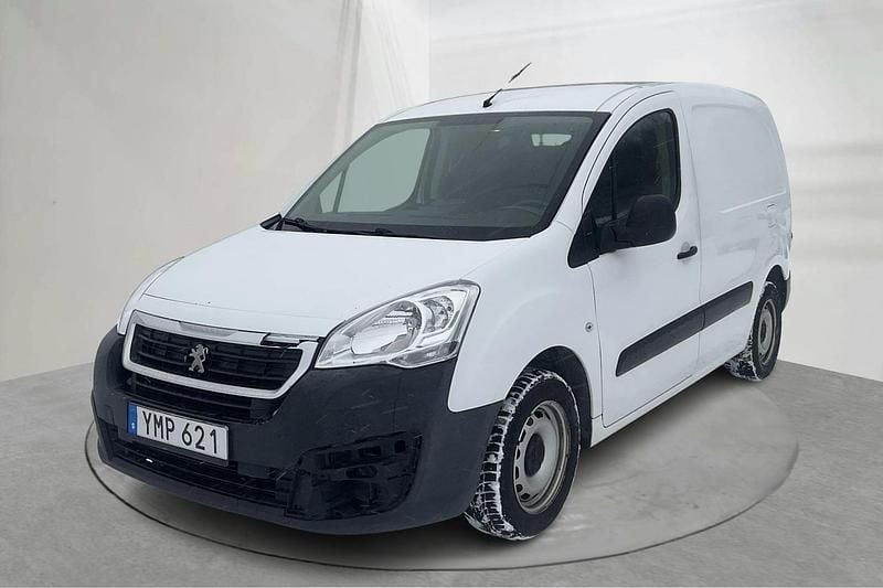 Vit Begagnad 2017 Peugeot Partner Minibuss | 69 000 kr (Bra pris) - Bild 1/4