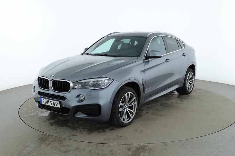 Grå Begagnad 2016 BMW X6 M Sport SUV | 335 000 kr (Marknadspris) - Bild 1/4
