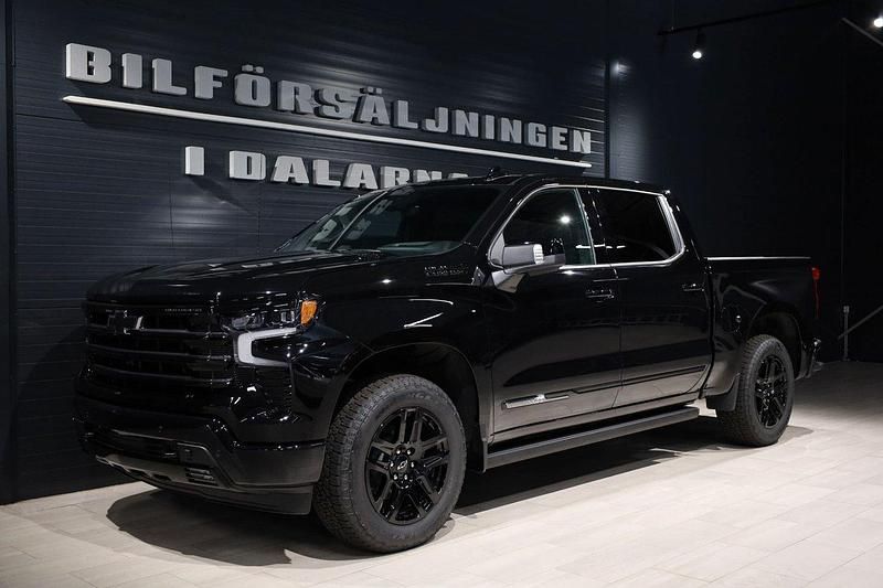 Svart Ny 2025 Chevrolet Silverado Van | 1 239 000 kr (Dyr) - Bild 1/4