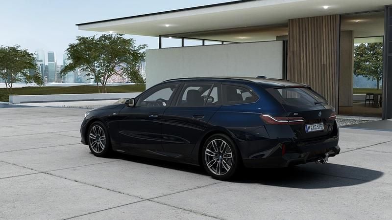 Ny BMW i5 Comfort Edition 250 kW (340 HK) 2025 Svart Kombi