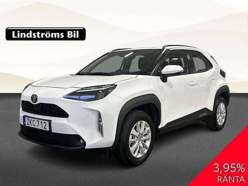 Vit Begagnad 2024 Toyota Yaris Cross Active SUV | 299 900 kr (Marknadspris) - Bild 1/3