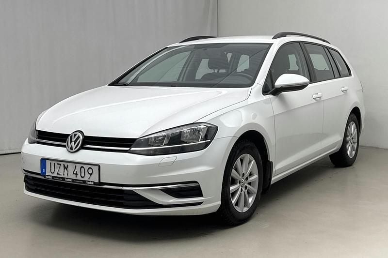 Vit Begagnad 2017 VW Golf VII | 94 800 kr (Bra pris) - Bild 1/4
