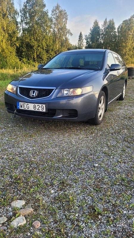 Grå Begagnad 2004 Honda Accord Sport Kombi | 12 000 kr (Bra pris) - Bild 1/4