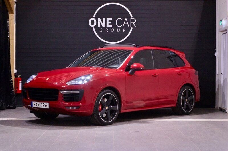 Röd Begagnad 2016 Porsche Cayenne GTS Sport SUV | 399 800 kr - Bild 1/4
