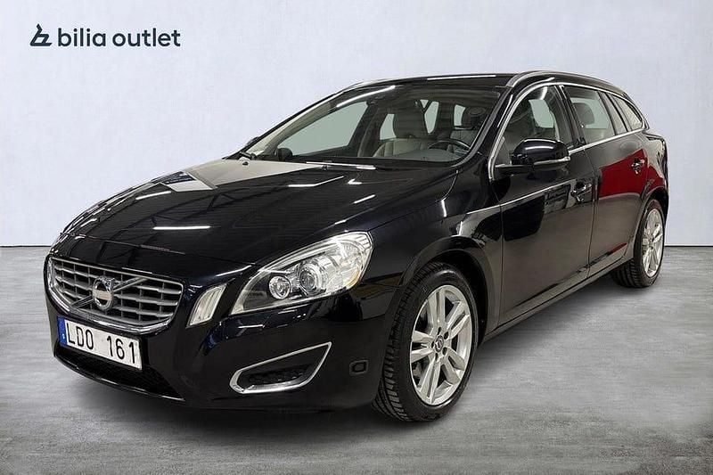 Svart Begagnad 2010 Volvo V60 Summum Kombi | 139 800 kr (Marknadspris) - Bild 1/4