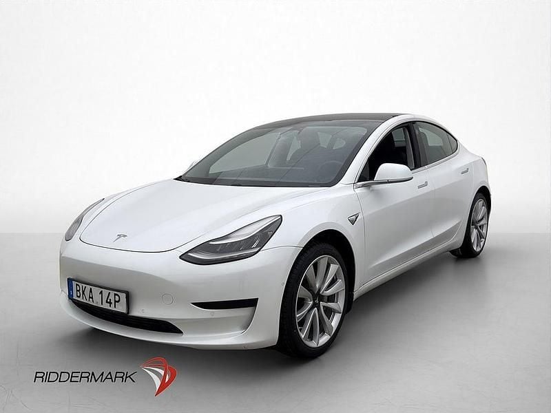 Begagnad Tesla Model 3 Standard Range Plus 239 kW (325 HK) 2019 Vit Sedan