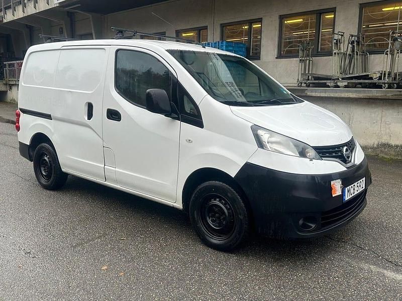 Begagnad Nissan NV200 90 HK (66 kW) 2015 Vit Minibuss