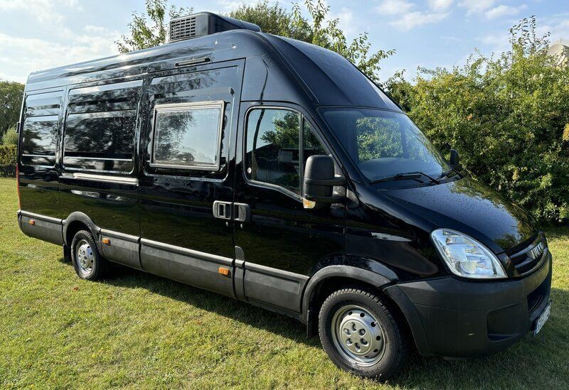 Svart Begagnad 2008 Iveco Daily | 345 000 kr - Bild 1/4