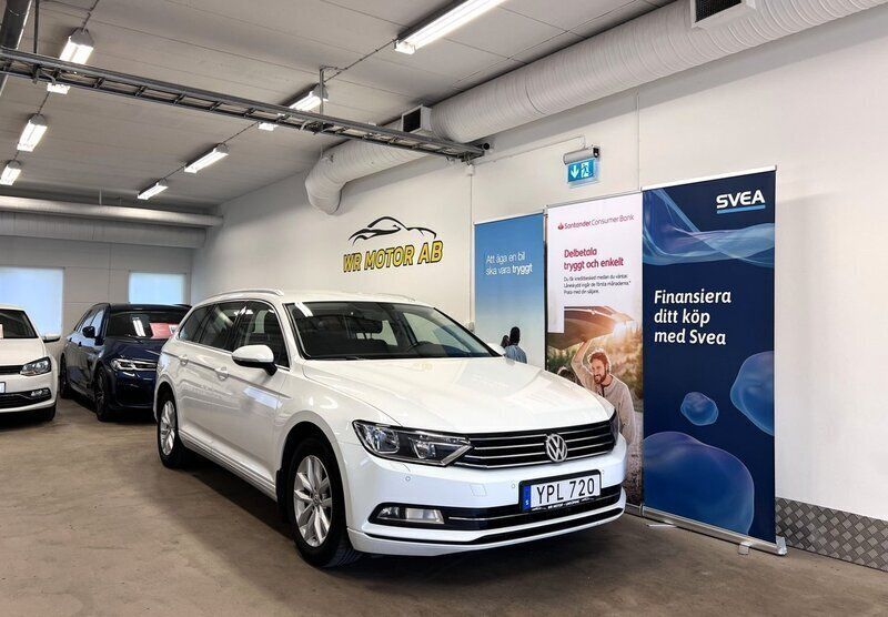 Vit Begagnad 2017 VW Passat Kombi | 144 900 kr (Marknadspris) - Bild 1/4