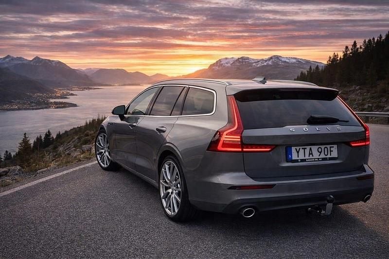 Begagnad Volvo V60 150 HK (110 kW) 2020 Kombi