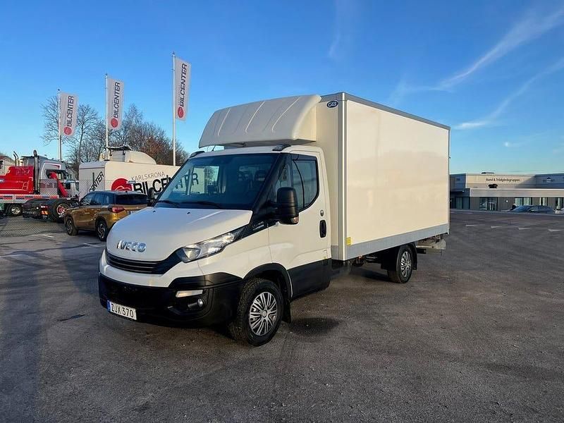 Vit Begagnad 2018 Iveco Daily Van | 249 000 kr (Dyr) - Bild 1/4