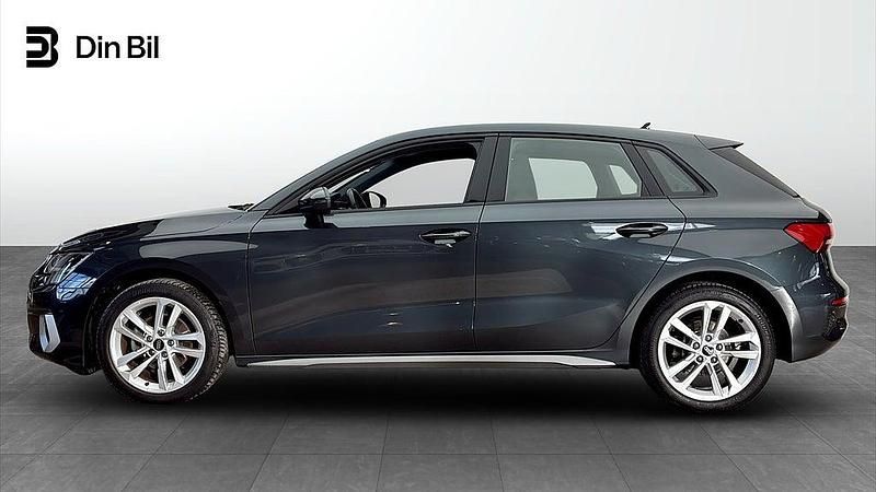 Begagnad Audi A3 Sportback Advanced Plus 150 HK (110 kW) 2023 Grå Halvkombi