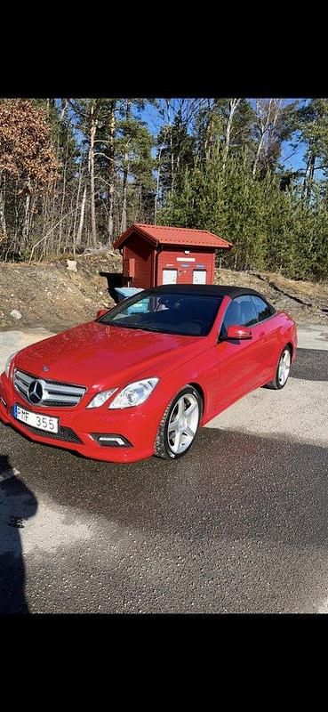 Röd Begagnad 2011 Mercedes E200 Cab | 169 000 kr (Bra pris) - Bild 1/4