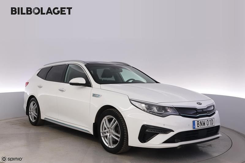 Vit Begagnad 2020 Kia Optima Hybrid Sport Sedan | 184 800 kr (Marknadspris) - Bild 1/4