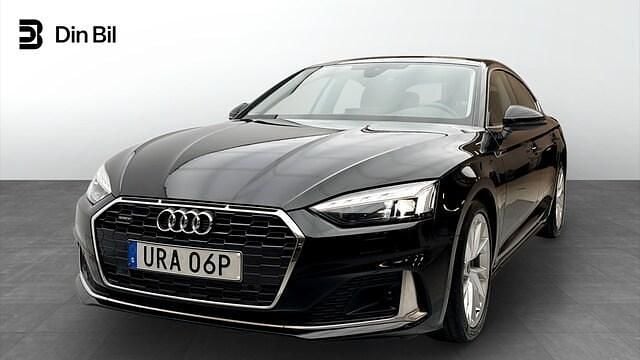 Brilliantsvart Begagnad 2022 Audi A5 Sportback Advanced Plus Halvkombi | 349 000 kr (Bra pris) - Bild 1/4