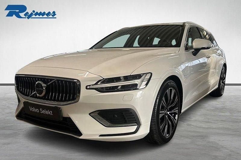 Vit Begagnad 2024 Volvo V60 Core Kombi | 389 900 kr (Bra pris) - Bild 1/4