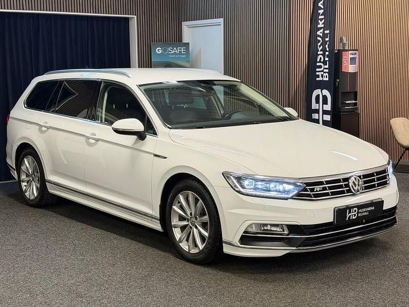 Vit Begagnad 2018 VW Passat GT Kombi | 174 900 kr (Marknadspris) - Bild 1/4
