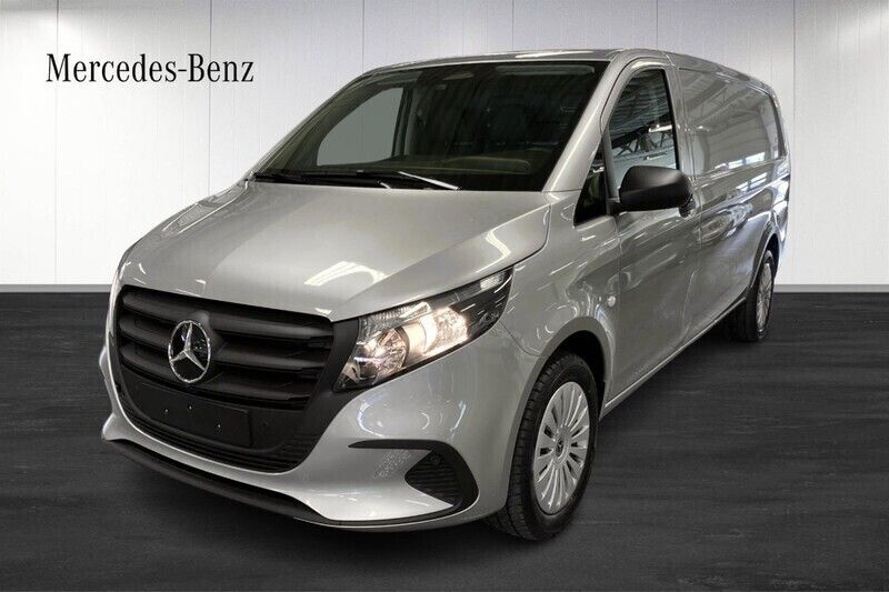 Svart Ny 2024 Mercedes Vito Minibuss | 419 900 kr (Superpris) - Bild 1/4