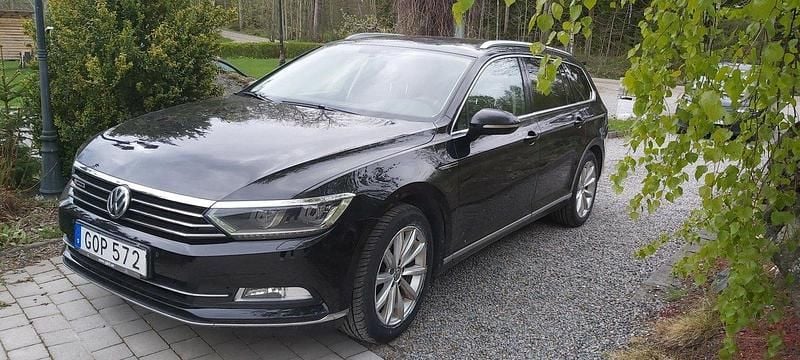 Svart Begagnad 2017 VW Passat Kombi | 110 000 kr (Superpris) - Bild 1/4