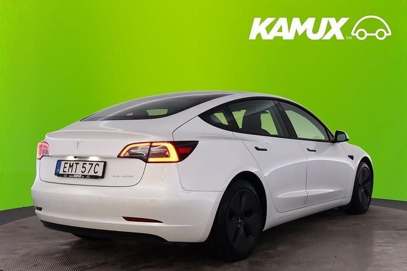 Begagnad Tesla Model 3 Long Range AWD 366 kW (498 HK) 2021 Vit Sedan