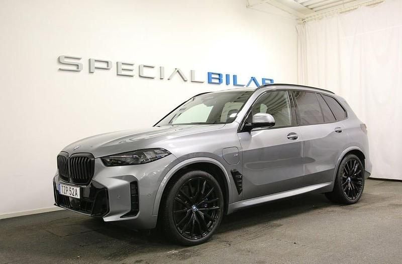 Skyscraper grey metallic Begagnad 2024 BMW X5 Exclusive SUV | 929 000 kr - Bild 1/4