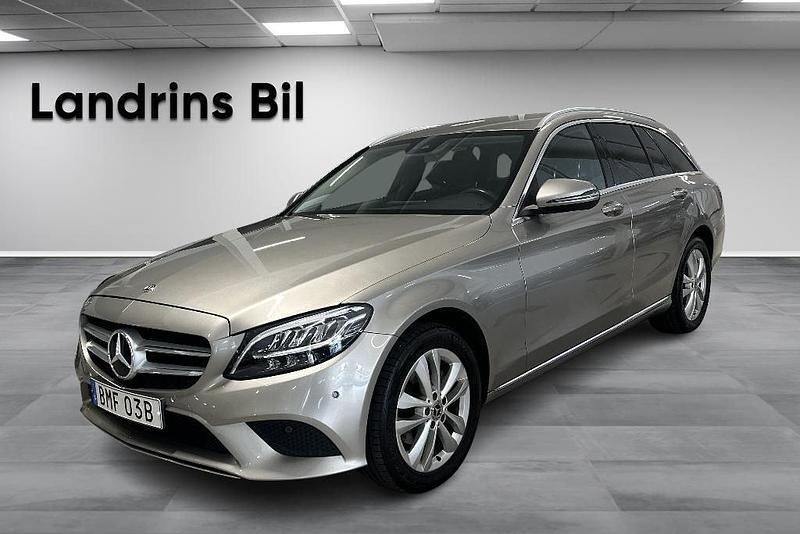 Silver Begagnad 2019 Mercedes C220 Avantgarde Kombi | 309 900 kr (Marknadspris) - Bild 1/4