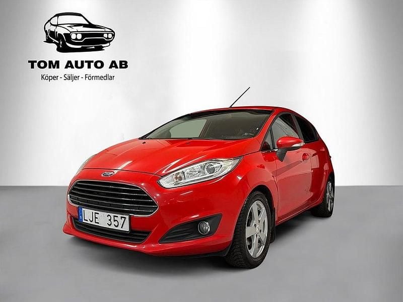 Begagnad Ford Fiesta Titanium 95 HK (69 kW) 2013 Röd Halvkombi