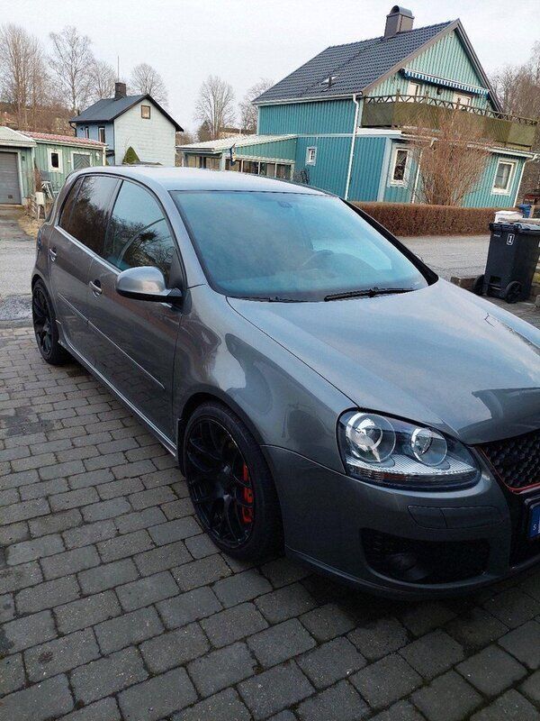 Grå Begagnad 2005 VW Golf IV GTI Halvkombi | 42 000 kr (Marknadspris) - Bild 1/4