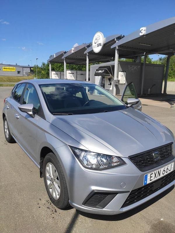 Begagnad Seat Ibiza Comfort 96 HK (70 kW) 2021 Silver Halvkombi