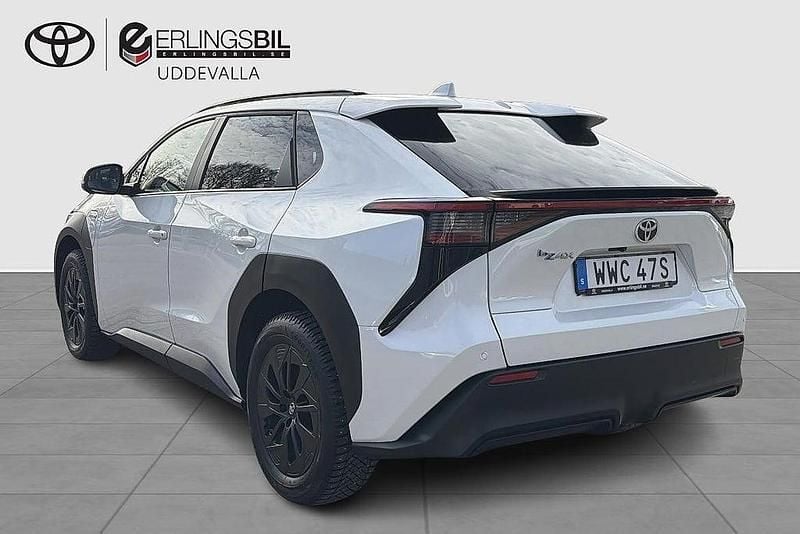 Begagnad Toyota bZ4X Premium 164 kW (224 HK) 2023 Vit SUV