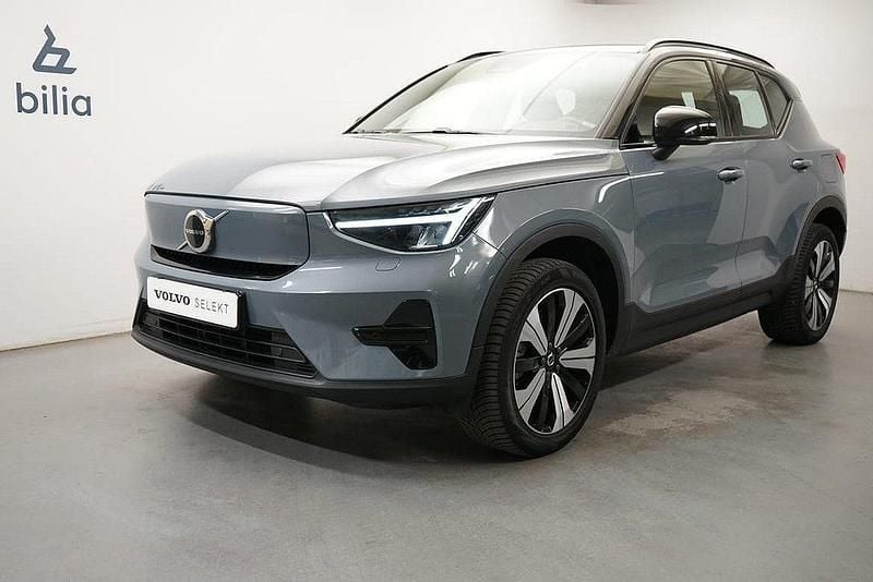 Grå Begagnad 2022 Volvo XC40 Core SUV | 344 900 kr - Bild 1/3