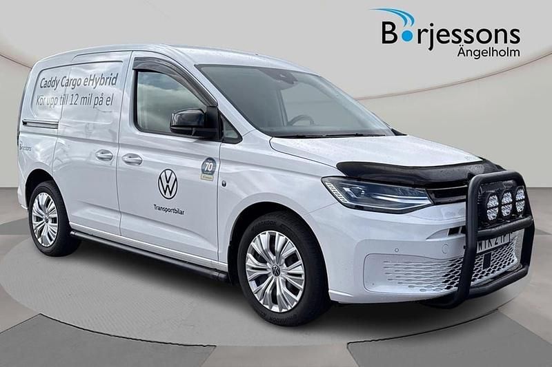 Vit Begagnad 2025 VW Caddy Minibuss | 546 000 kr - Bild 1/4