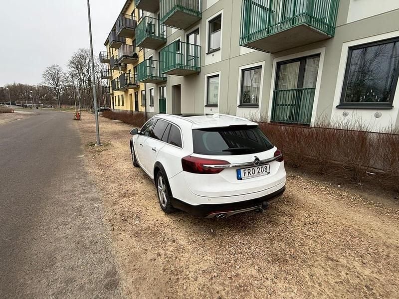 Begagnad Opel Insignia Country Tourer 170 HK (125 kW) 2017 Vit Kombi