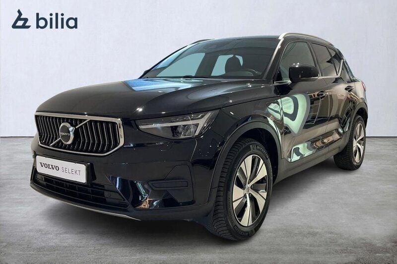 Svart Begagnad 2022 Volvo XC40 Core SUV | 359 000 kr (Bra pris) - Bild 1/3