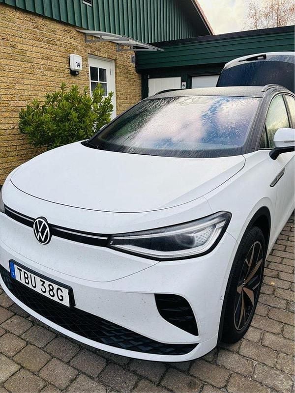 Vit Begagnad 2022 VW ID.4 GTX SUV | 360 000 kr (Marknadspris) - Bild 1/4