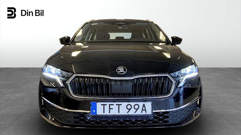 Ny Skoda Octavia 2026 Svart Kombi