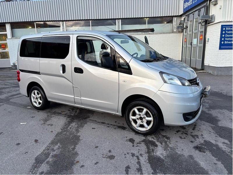Silver Begagnad 2011 Nissan Evalia Minibuss | 90 000 kr - Bild 1/3