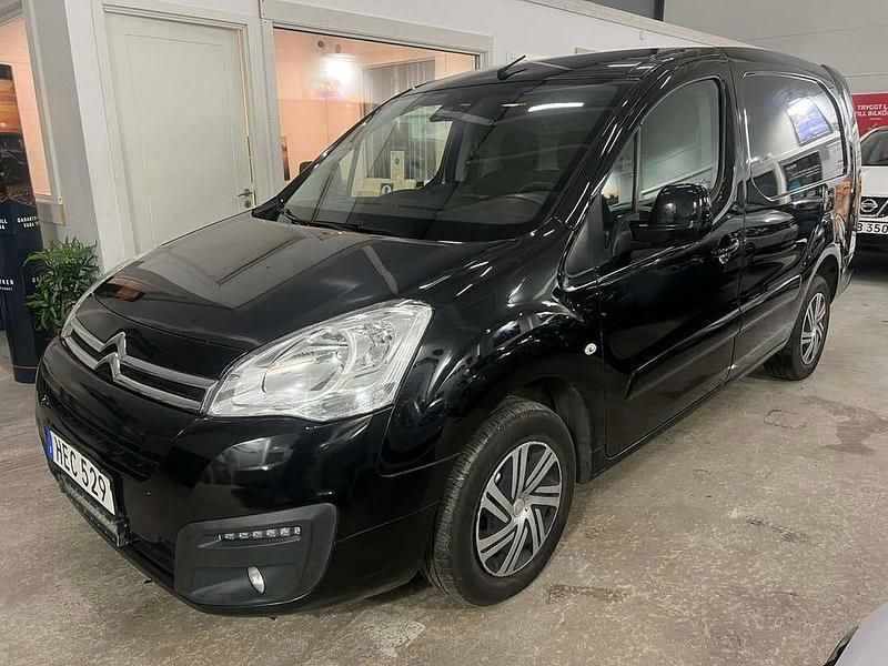 Svart Begagnad 2016 Citroën Berlingo Minibuss | 59 900 kr (Bra pris) - Bild 1/4