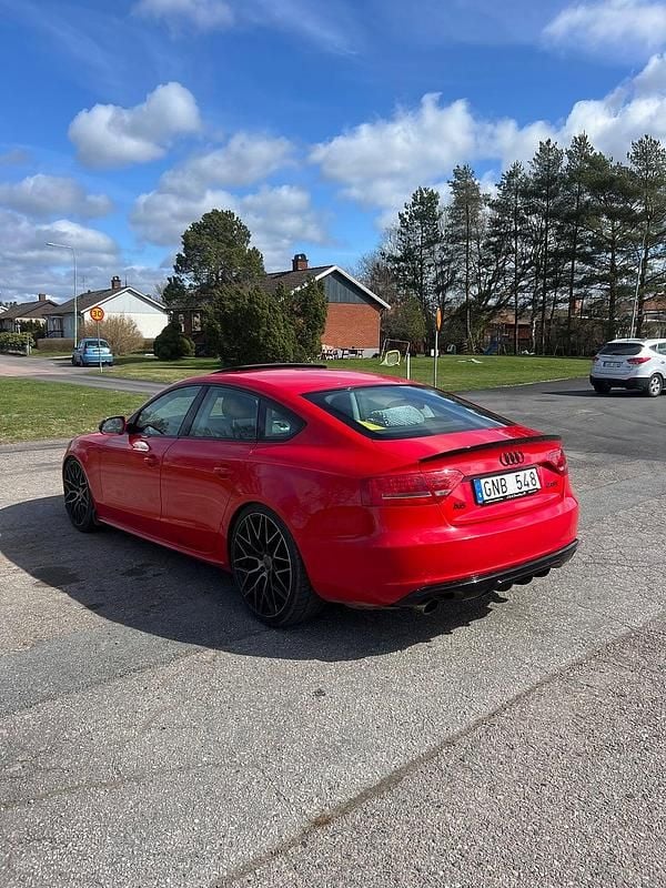 Begagnad Audi A5 Sportback 180 HK (132 kW) 2011 Röd Halvkombi