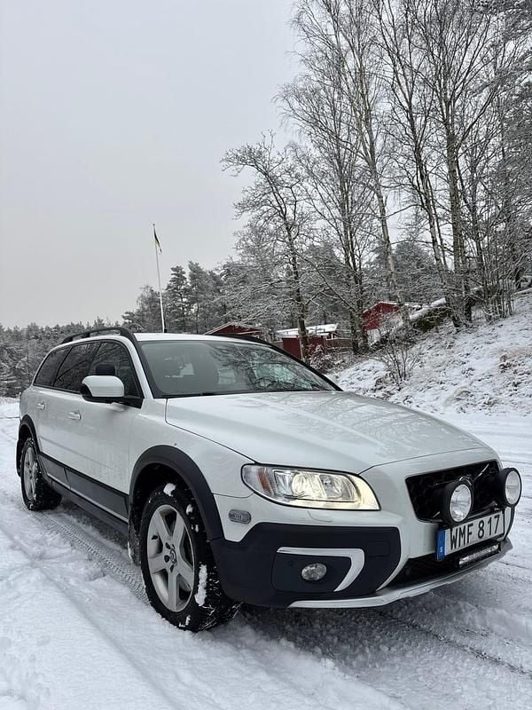 Polar white 189 Begagnad 2016 Volvo XC70 Kombi | 139 900 kr (Bra pris) - Bild 1/4