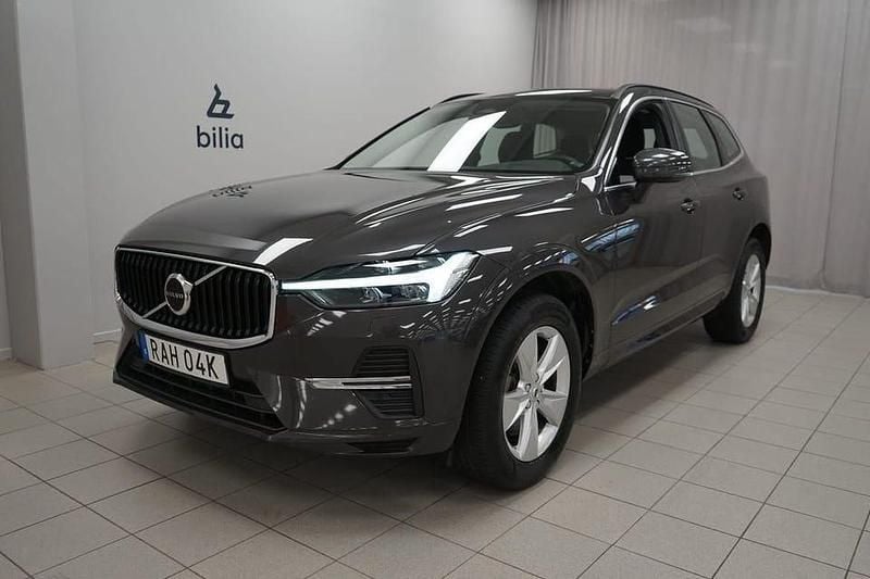 Grå Begagnad 2023 Volvo XC60 Core SUV | 379 900 kr (Superpris) - Bild 1/3